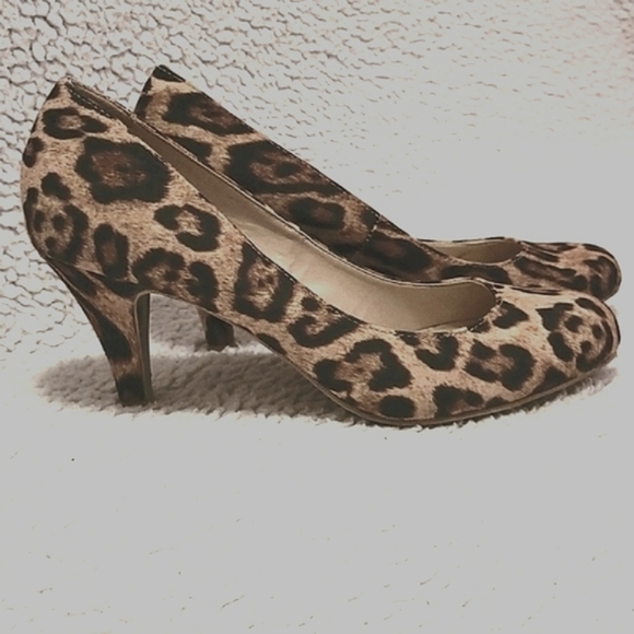 *3/$15* Olsenboye Leopard Pumps - Picture 3 of 4